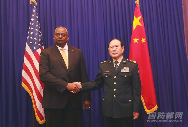 US-China defense chiefs hold talks in Cambodia