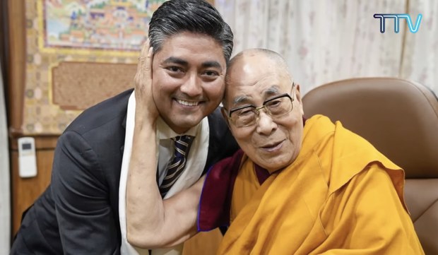 Tibetan-American mayor meets with Tibet’s Dalai Lama