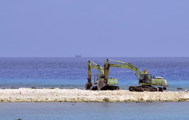 Report on Chinese construction in Spratlys challenged in Philippines, internationally