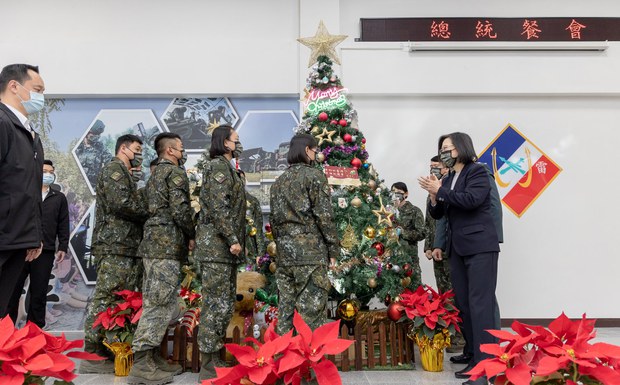Taiwan to extend mandatory military service from 4 to 12 months