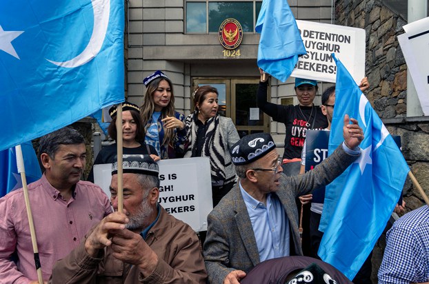 Uyghur activists demonstrate outside the Thai embassy in Washington, DC, calling for the release of Uyghur refugees held in a Thai immigration detention center, May 5, 2023. Credit: RFA/Gemunu Amarasinghe