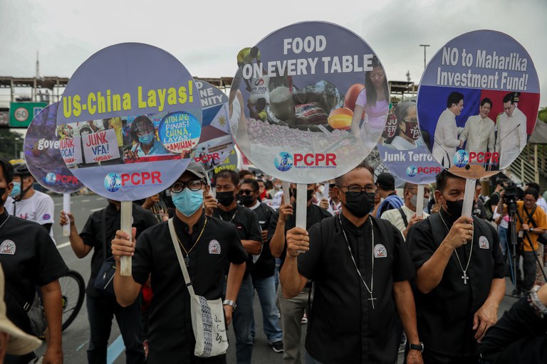 Protesters march to the House of Representatives in Metro Manila, where President Ferdinand Marcos Jr. delivered his State of the Nation Address, July 24, 2023. Credit: Basilio Sepe/BenarNews