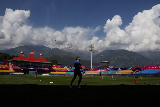 New Zealand’s cricket squad calls on the Dalai Lama in Dharamsala