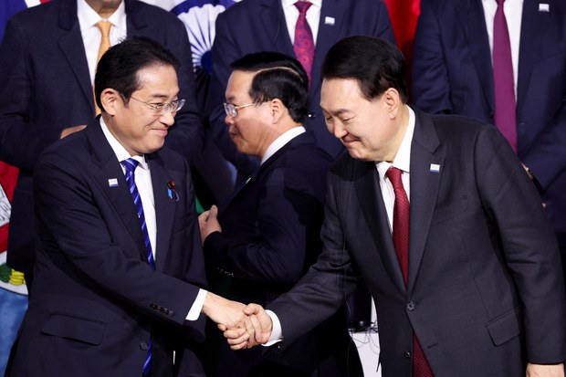 Yoon, Kishida aim for better ties; island issues may constrain