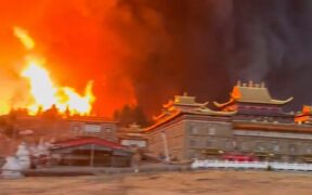 Mehr als 3,000 Tibeter wurden evakuiert, als in der Provinz Sichuan ein Waldbrand wütete