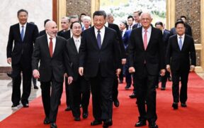 China’s Xi meets US execs as Beijing aims to woo, regain investor interests