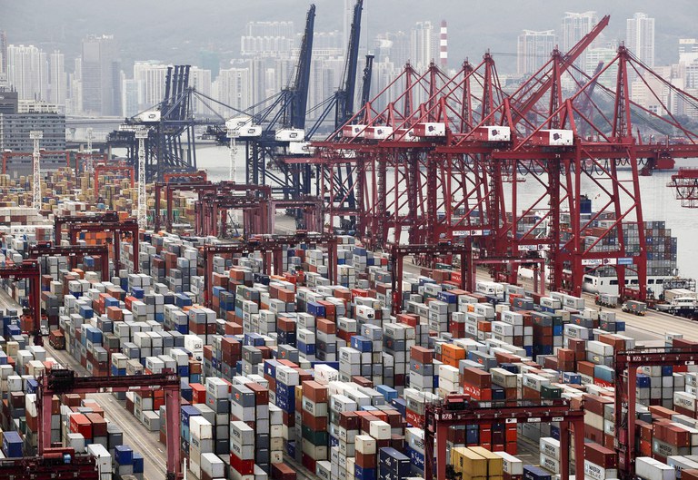 Shipping containers stack at the Kwai Chung terminal at Hong Kong's port on Tuesday, April 7, 2009.(Vincent Yu/AP)